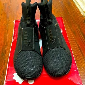 Puma Fenty Sneakers Size 9.5 Black New*